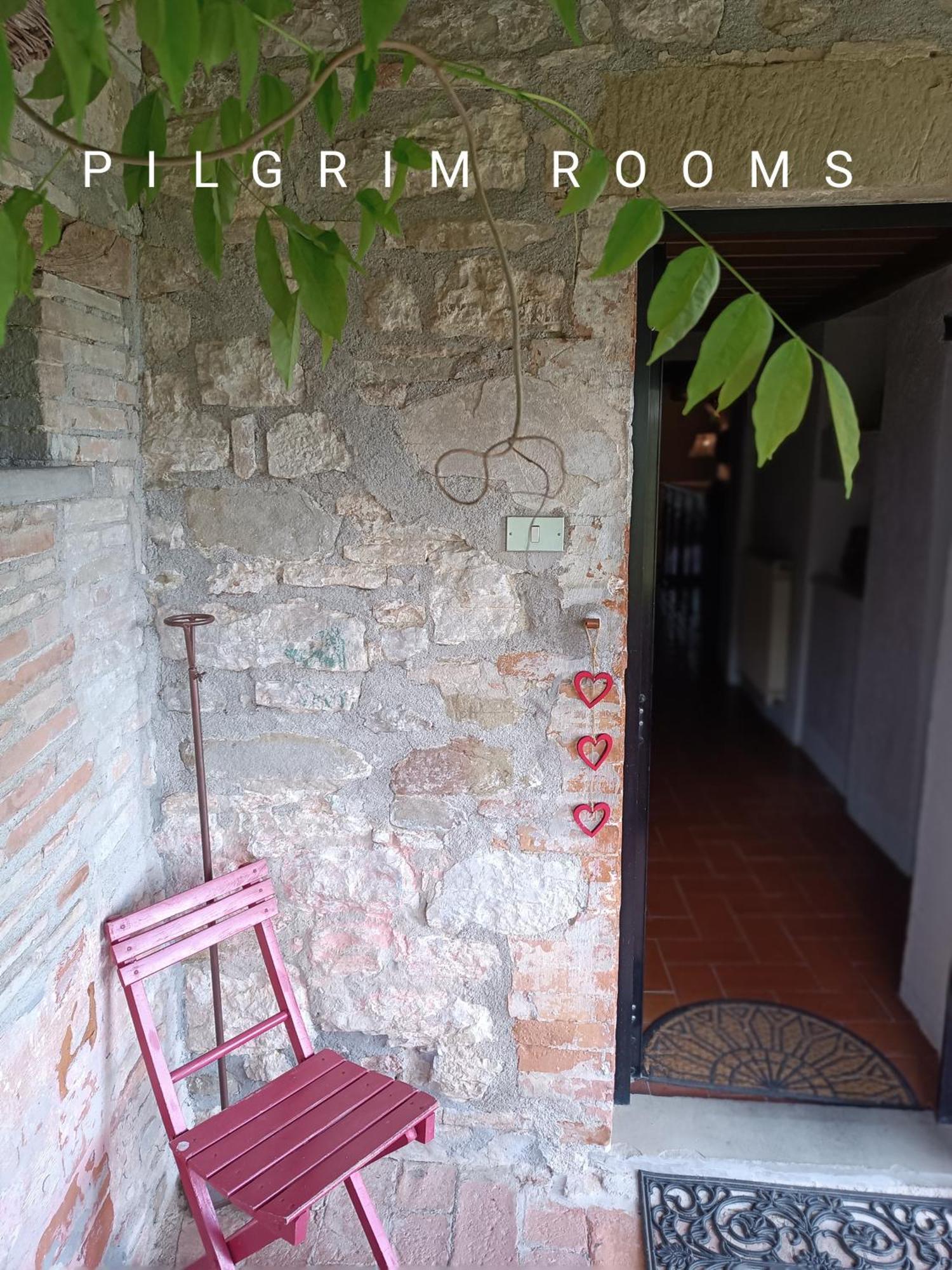 Pilgrim Rooms Gubbio Exterior photo